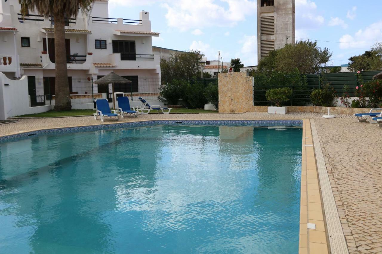 Moradia T2+1 COM PISCINA Lagos Exterior foto